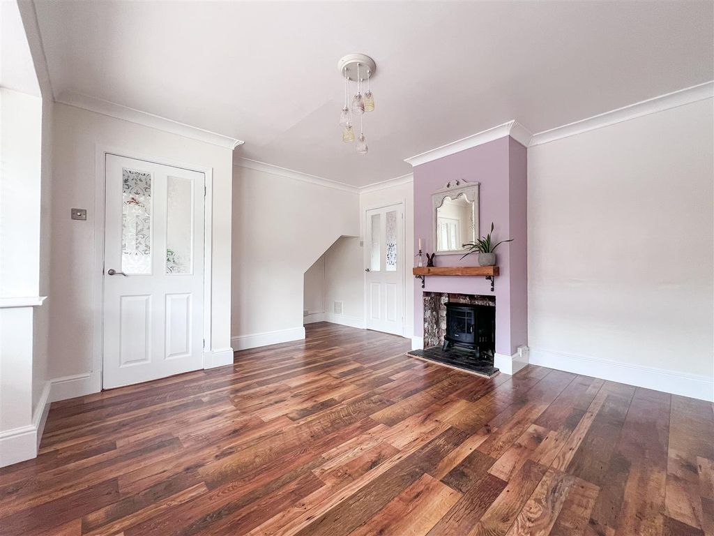 Property photo 3 of 18 Sitting Room