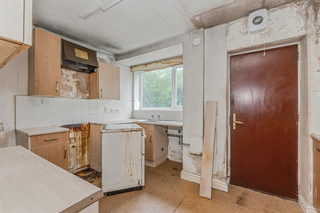 Property photo 2 of 19 57 Searness Road, Middleton, Manchester M24 4Je