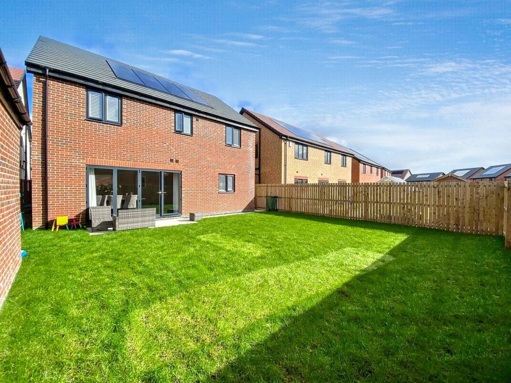 Property photo 3 of 27