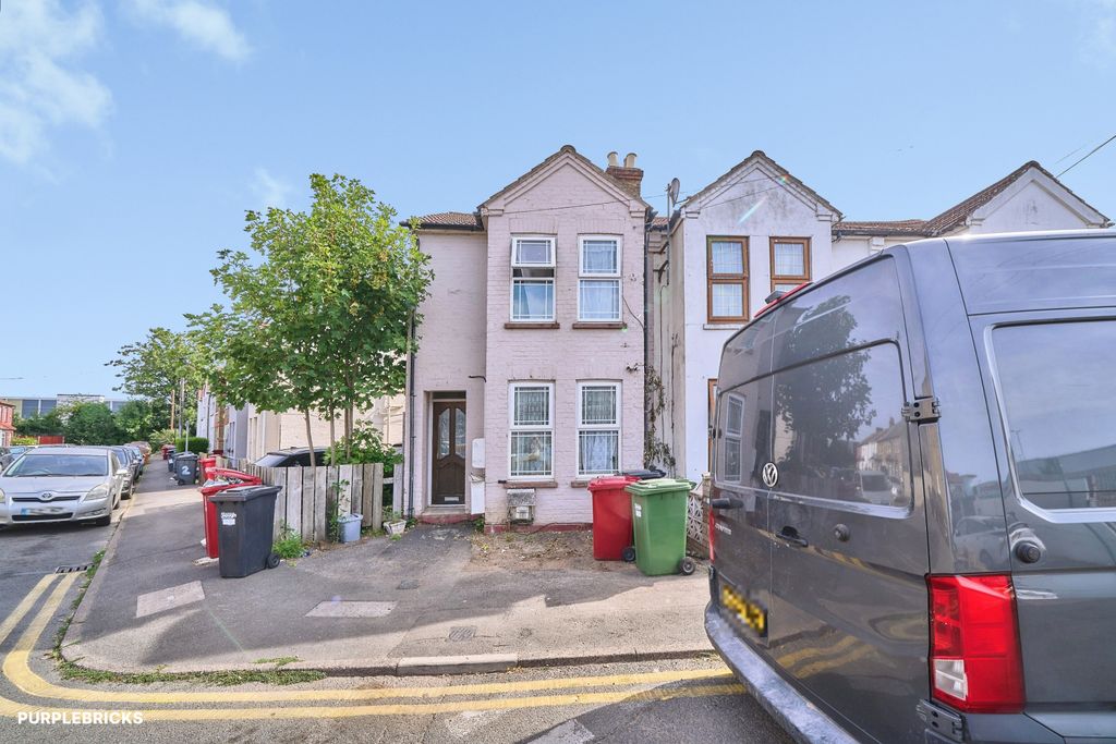 Property photo 1 of 31
