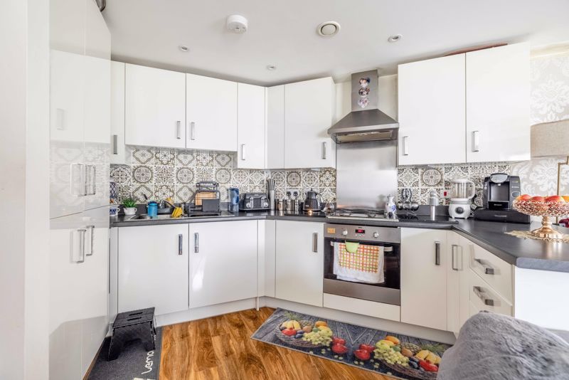 Property photo 3 of 9 Kitchen