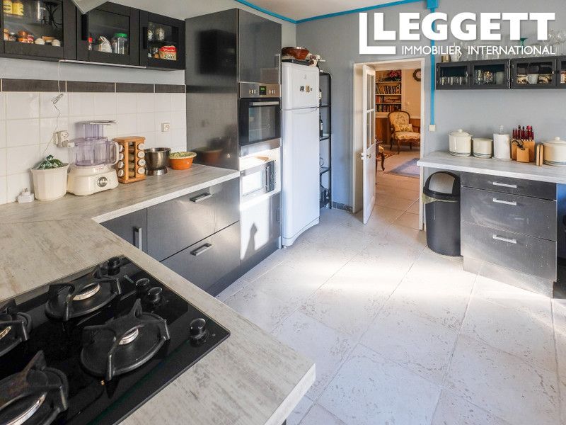 Property photo 2 of 10