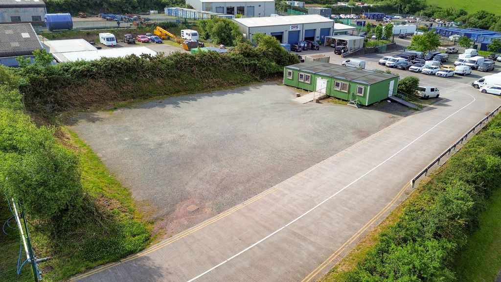 Property photo 2 of 3
