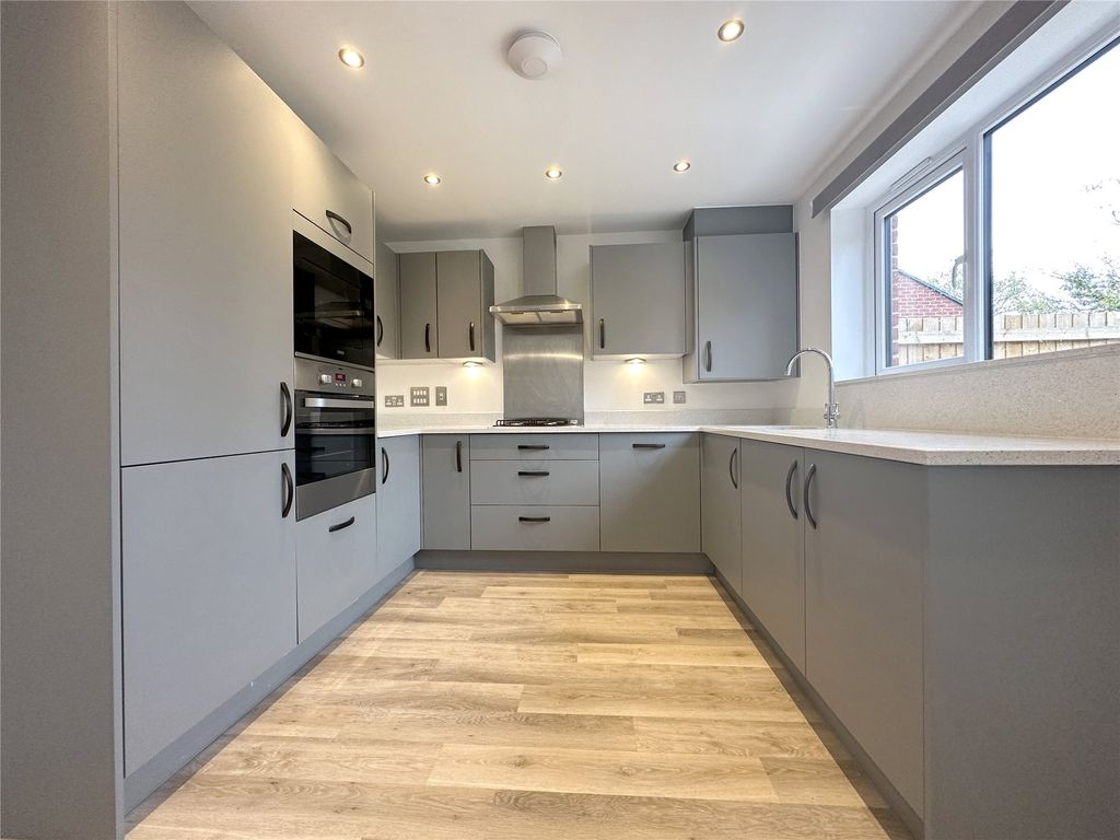 Property photo 1 of 11 Kitchen