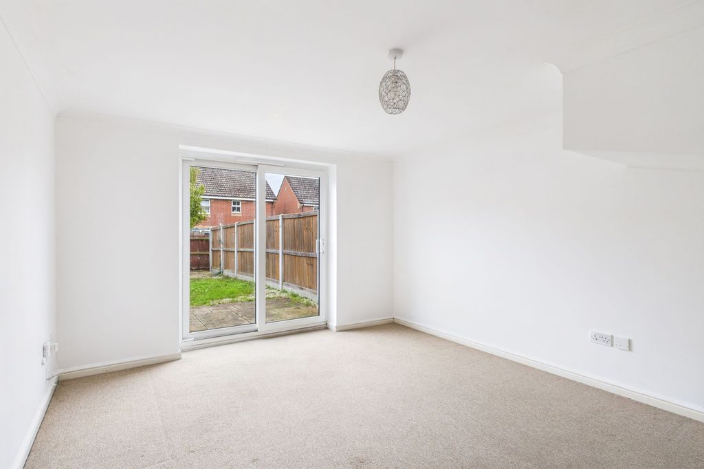 Property photo 2 of 8