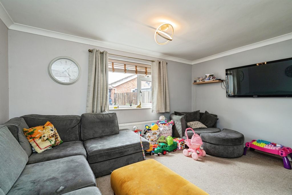 Property photo 3 of 17