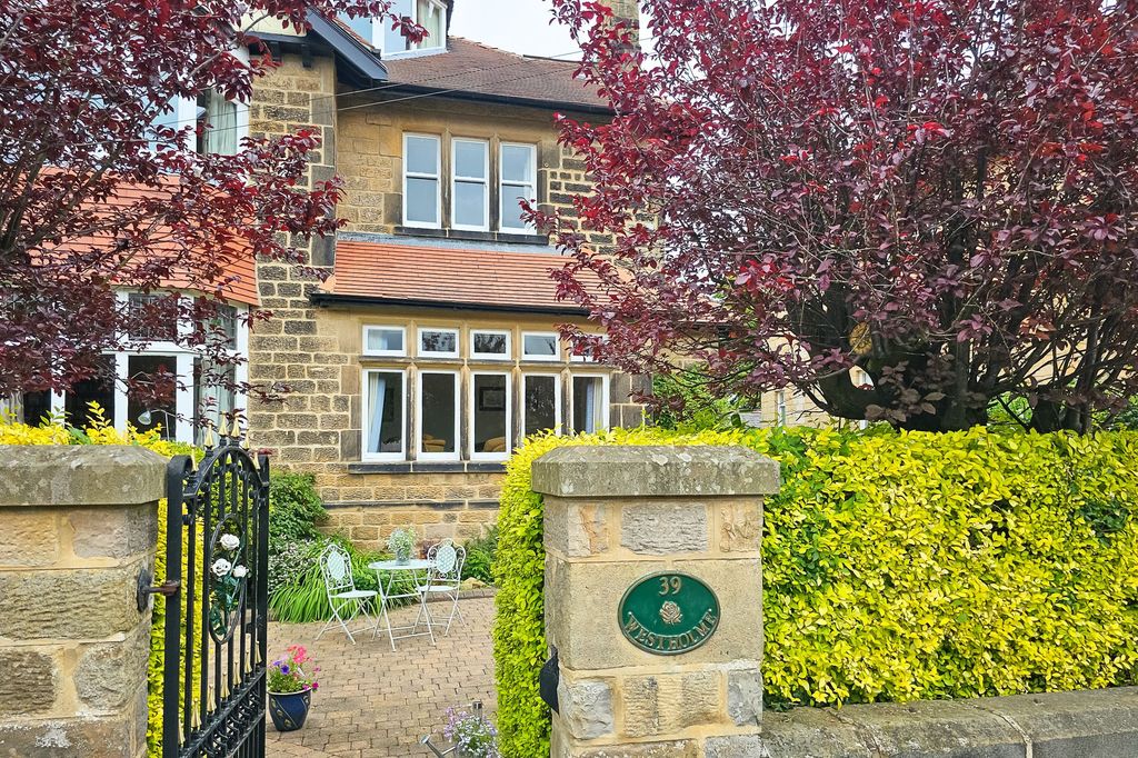 Property photo 2 of 37