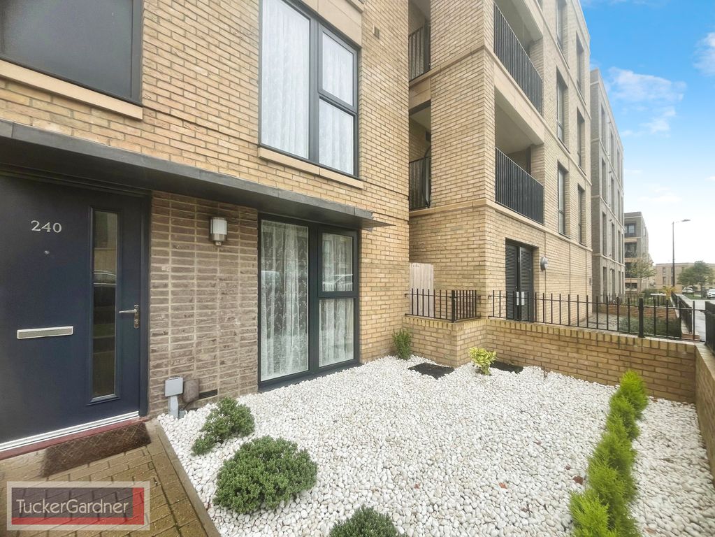 Property photo 2 of 21