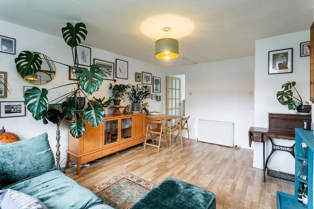 Additional image 5 of 3 bed flat for saleMagdalene Gardens, Duddingston, Edinburgh EH15