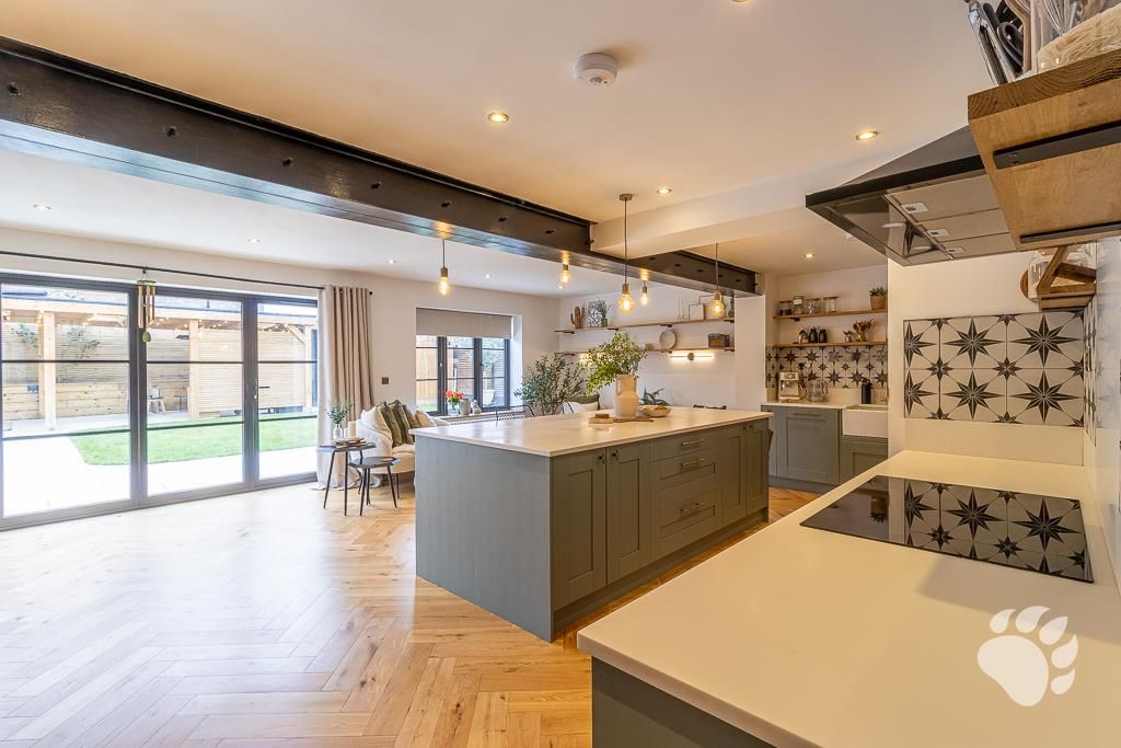 Property photo 3 of 44 Kitchen/Diner/Family Room