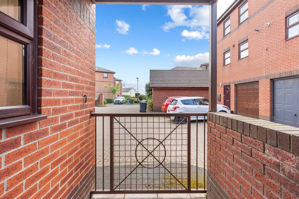 Property photo 3 of 14