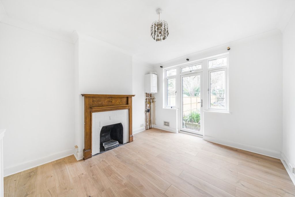 Property photo 3 of 17 936522 (3)