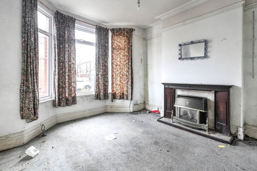 Property photo 2 of 19