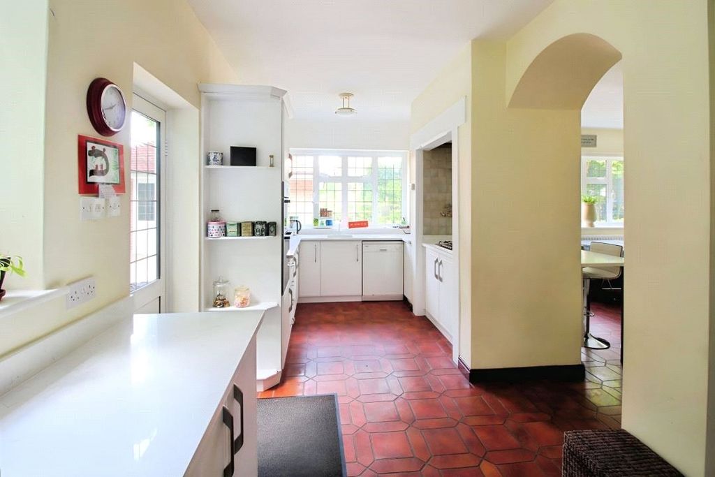 Property photo 3 of 21 Kitchen