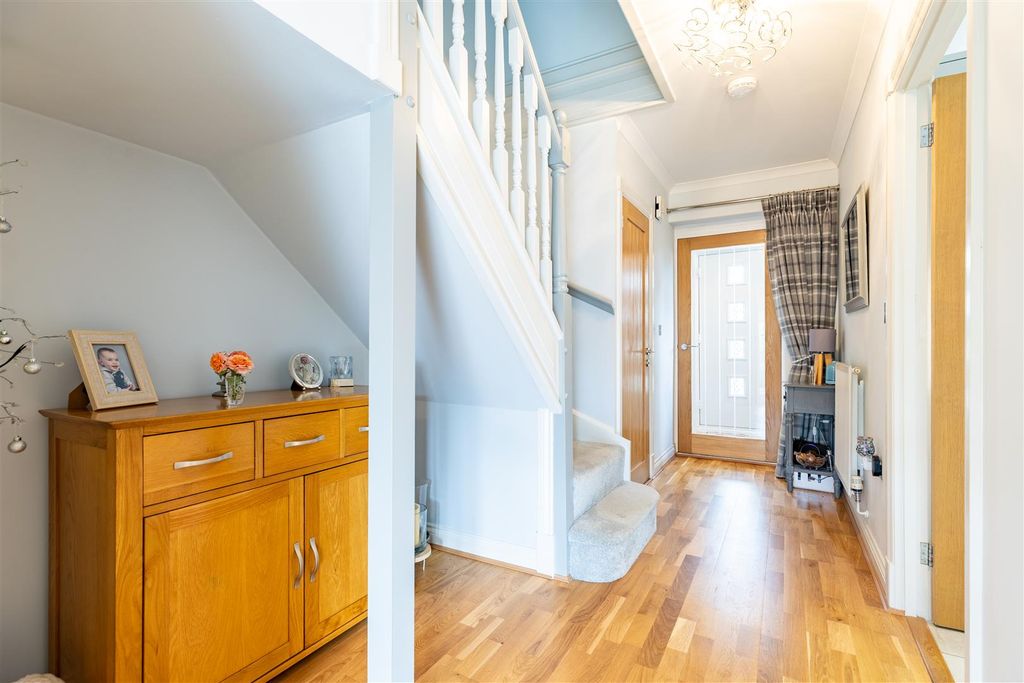 Property photo 3 of 27 7 Linden Lea (5).Jpg