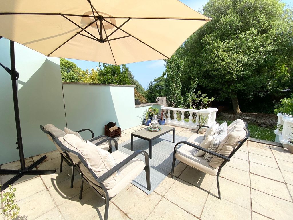 Property photo 2 of 27