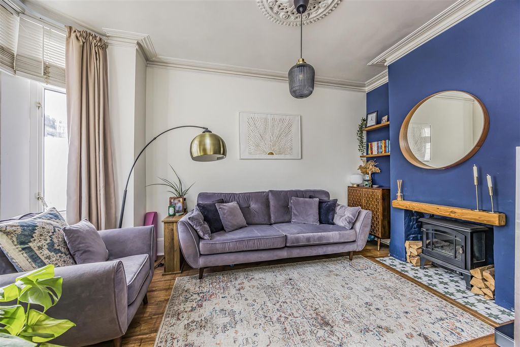 Property photo 3 of 23 63 Byron Road, Fratton-Porticomarketing-Soldby-15.