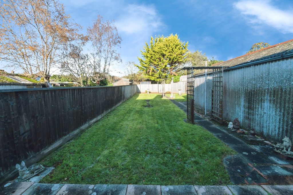 Property photo 2 of 20