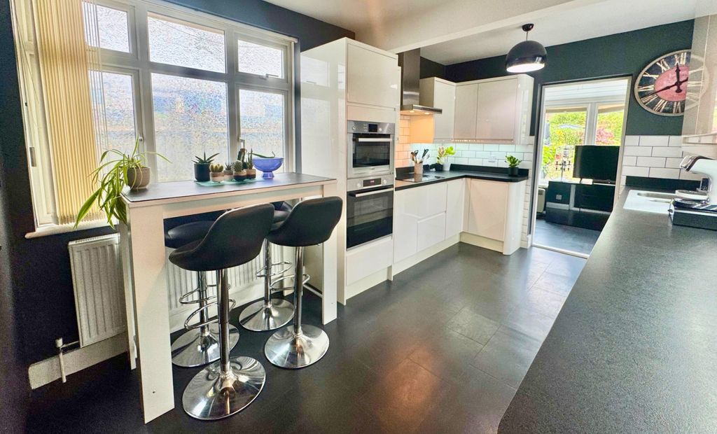 Property photo 3 of 14 4448373