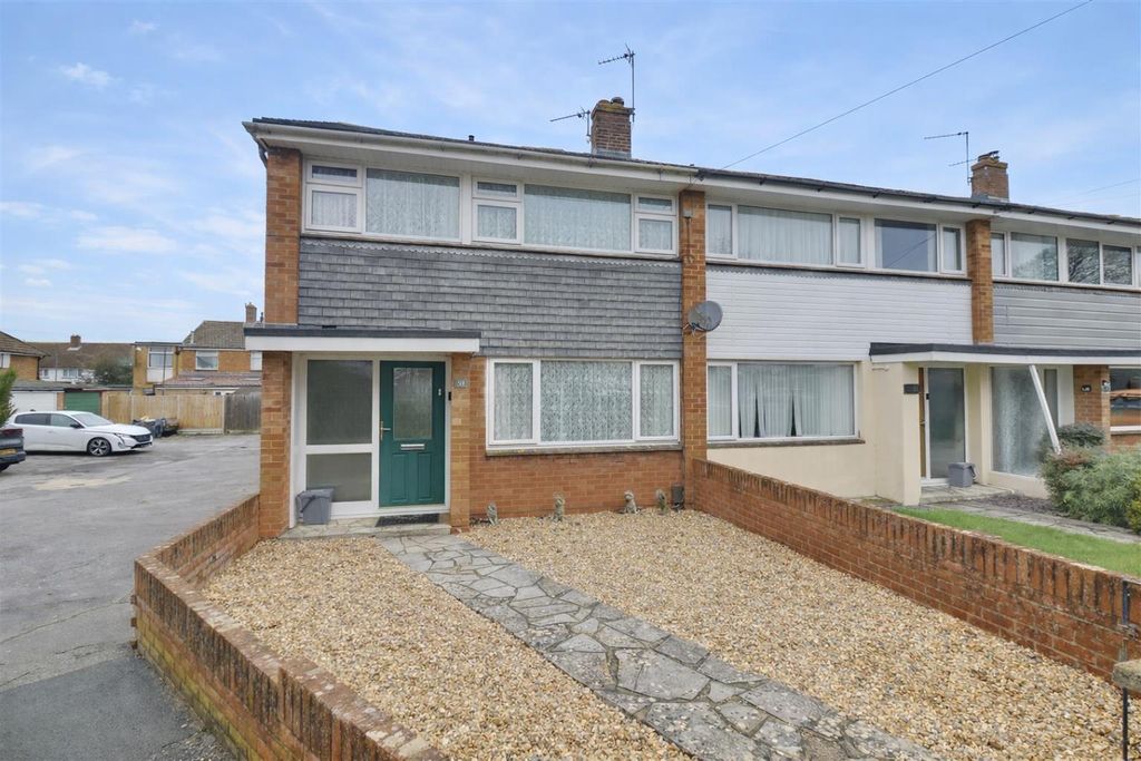 Property photo 1 of 14 59 Racton.Png