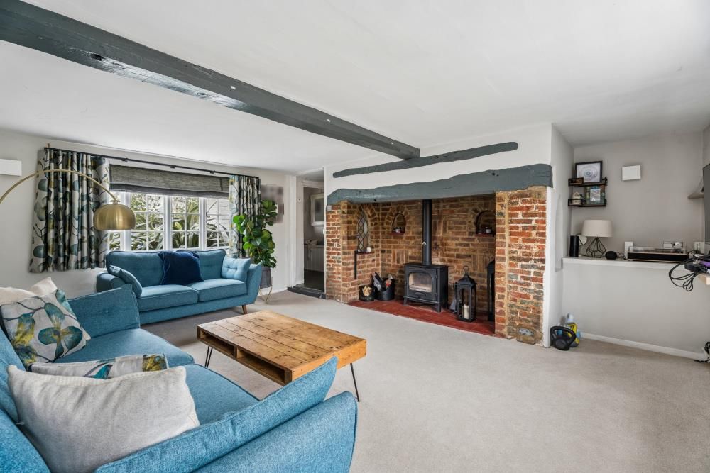 Property photo 3 of 40 Living Room