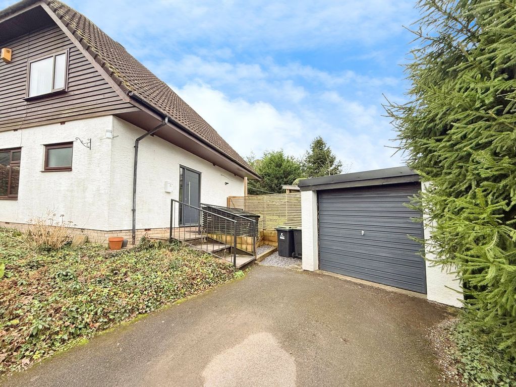 Property photo 2 of 25