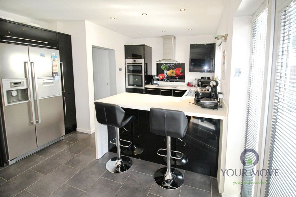 Property photo 3 of 10 Pbox-Img.Jpg