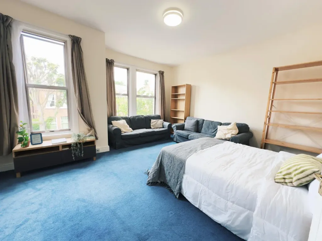 Property photo 3 of 7
