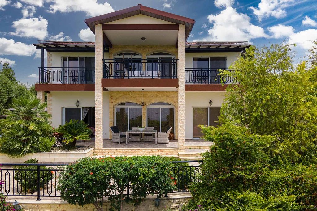 Property photo 2 of 30