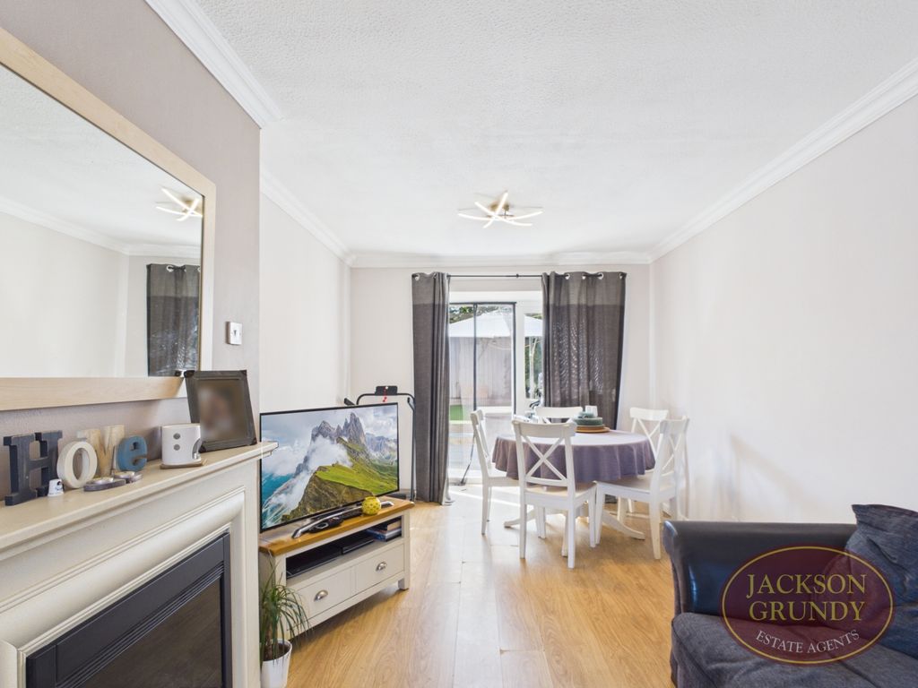 Property photo 2 of 10 Drovers Walk