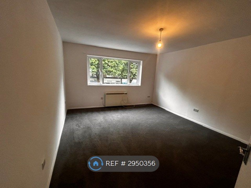 Property photo 3 of 7 Sitting Room