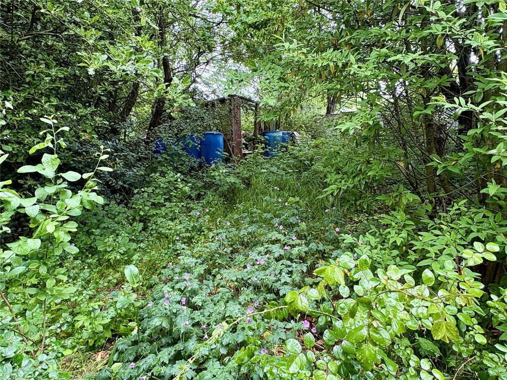 Property photo 3 of 11 Garden
