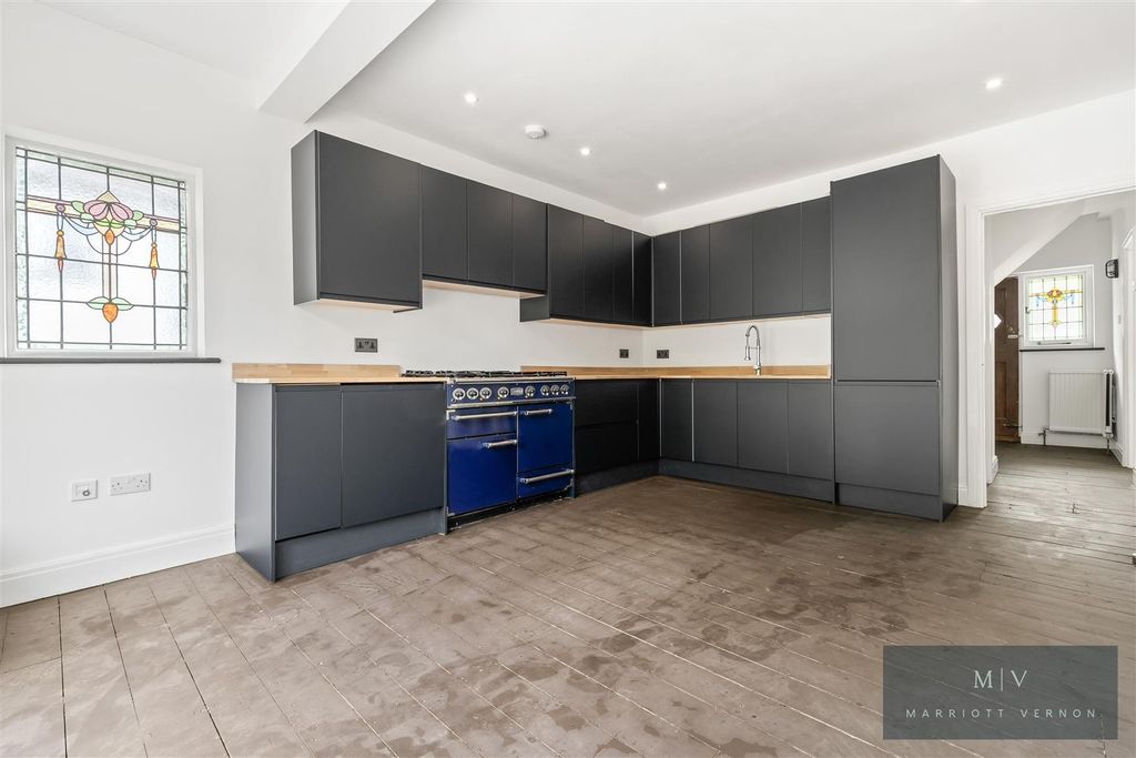 Property photo 3 of 16 Old Lodge Lane 87 N MV-6.Jpg
