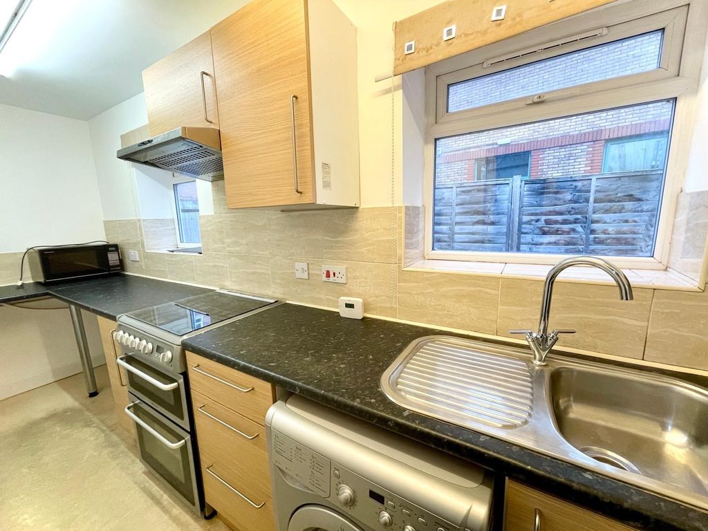 Property photo 3 of 5