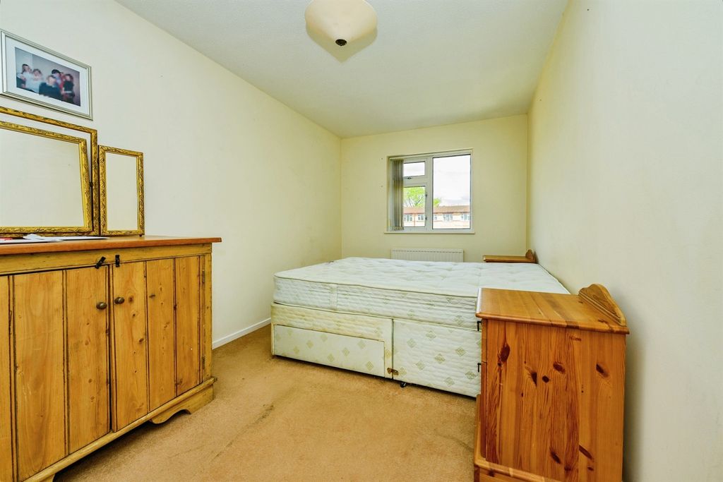 Property photo 3 of 13
