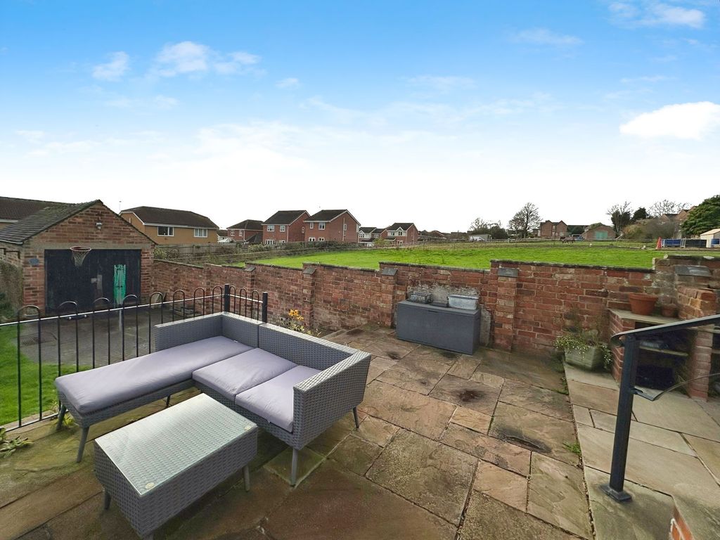 Property photo 3 of 28