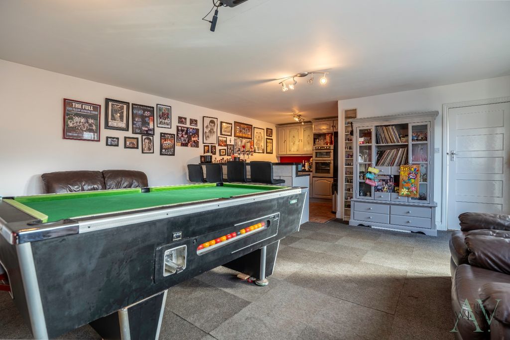 Additional image 17 of 5 bed detached house for saleConnaught Avenue, Grays RM16