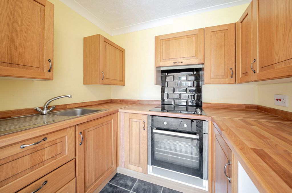 Property photo 2 of 11 1512884-25-1A03A0...