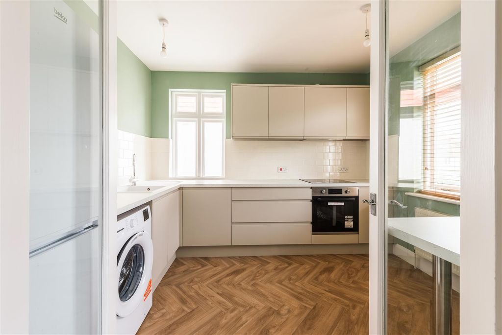 Property photo 3 of 11 5 Roman Road -2.Jpg