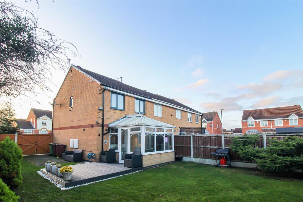 Property photo 1 of 14 Outside