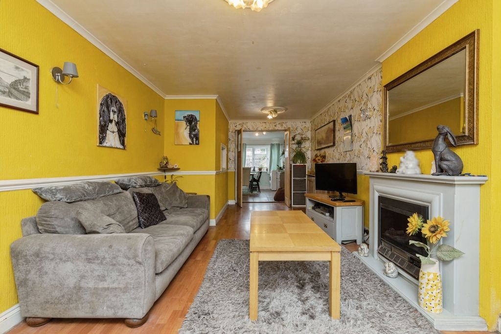 Property photo 3 of 17 Photo