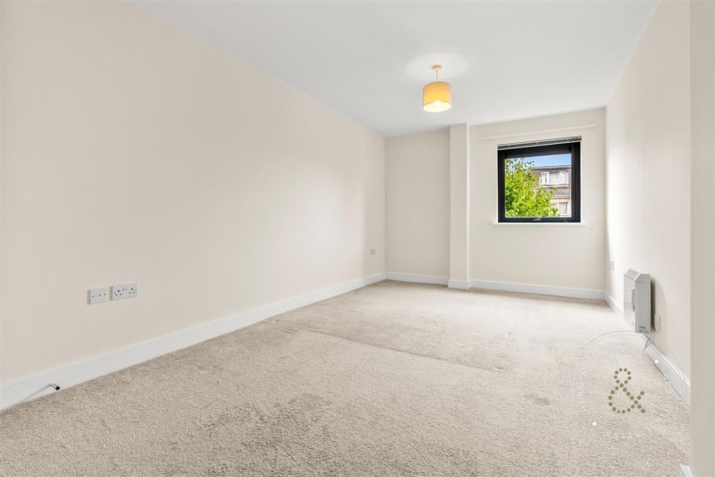Property photo 3 of 27 The Monico, Rhiwbina, Hern Crabtree (5).Jpg