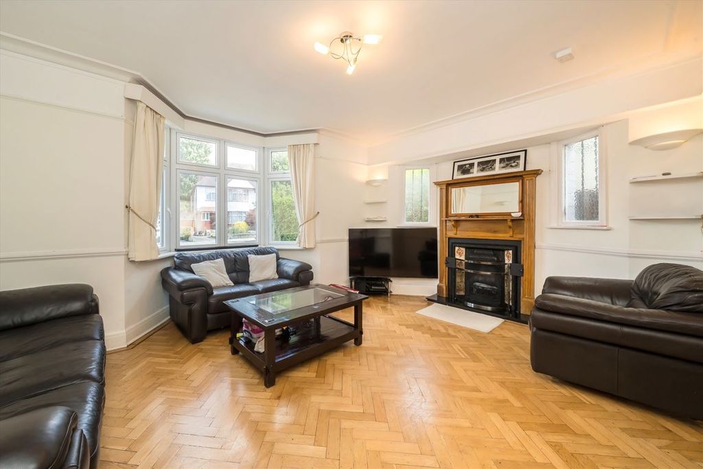 Property photo 3 of 15