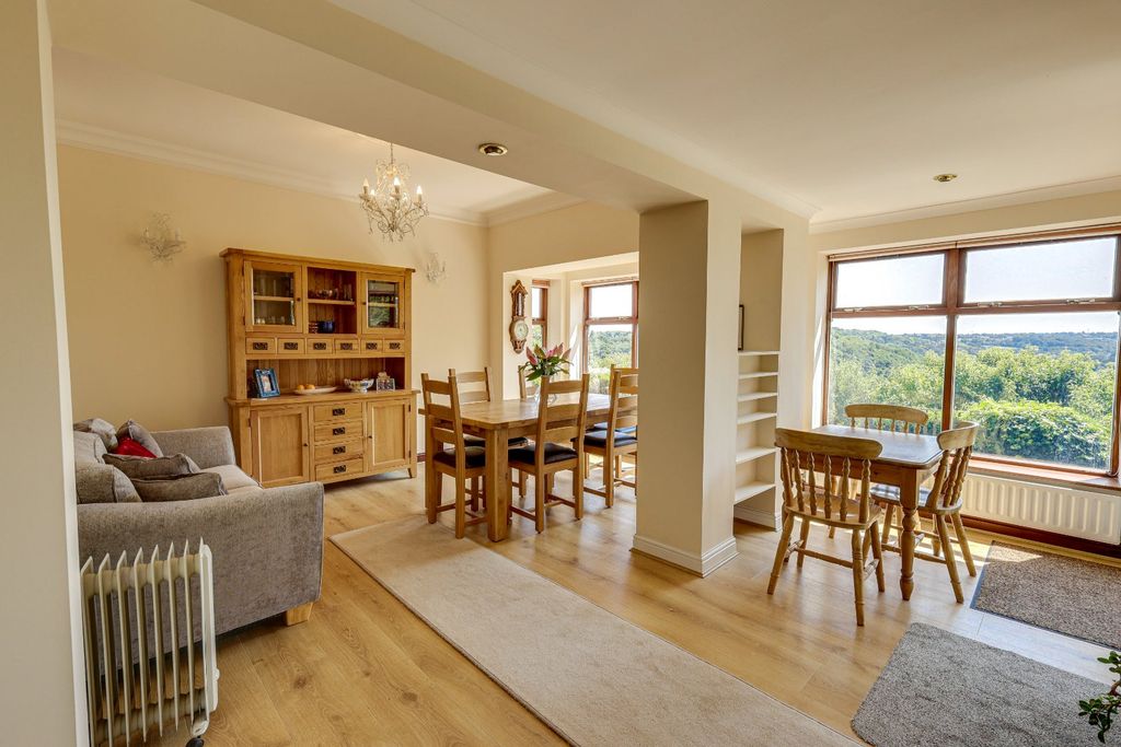 Property photo 2 of 25 Picture No. 34