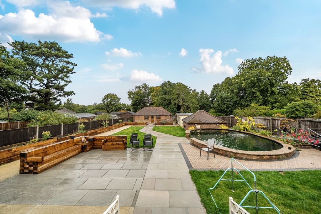 Property photo 3 of 23 Rear Garden