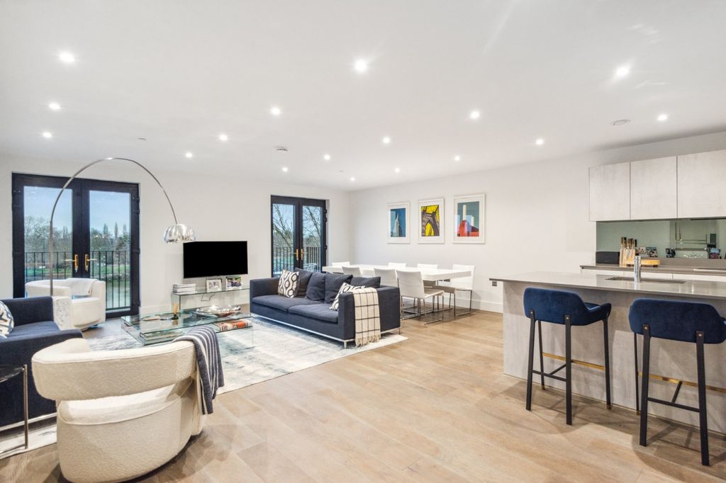 Property photo 1 of 17 Reception Room