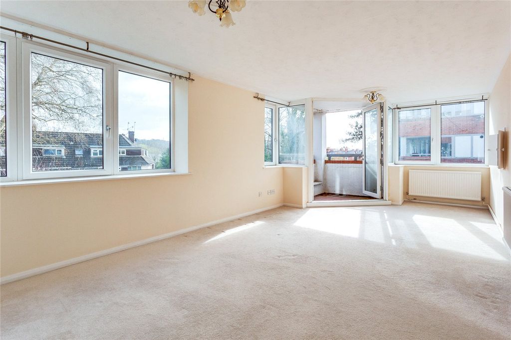 Property photo 2 of 10 Living Room