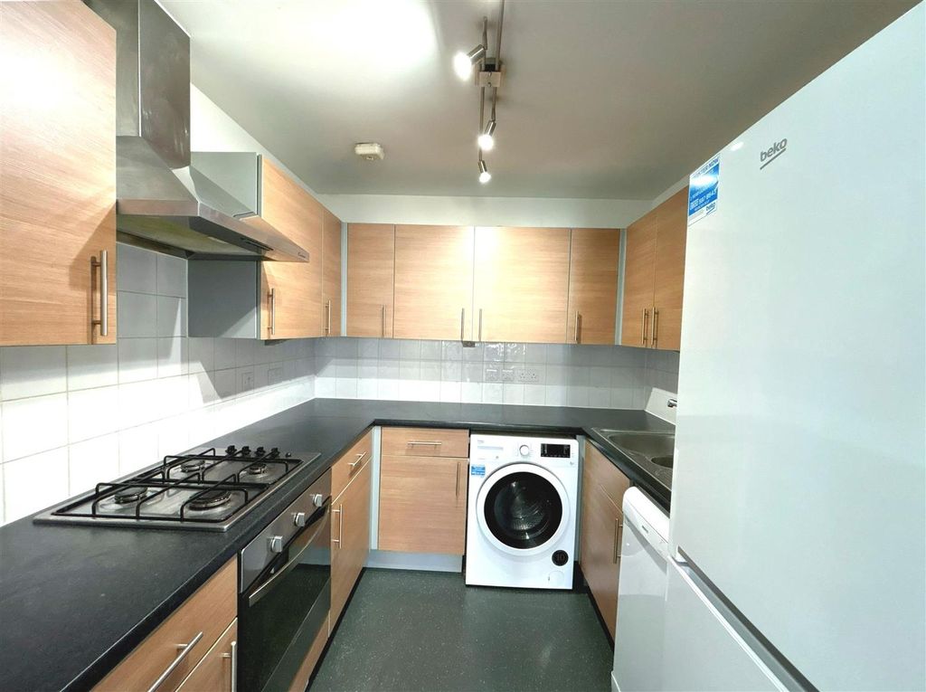 Property photo 2 of 10 Kitchen