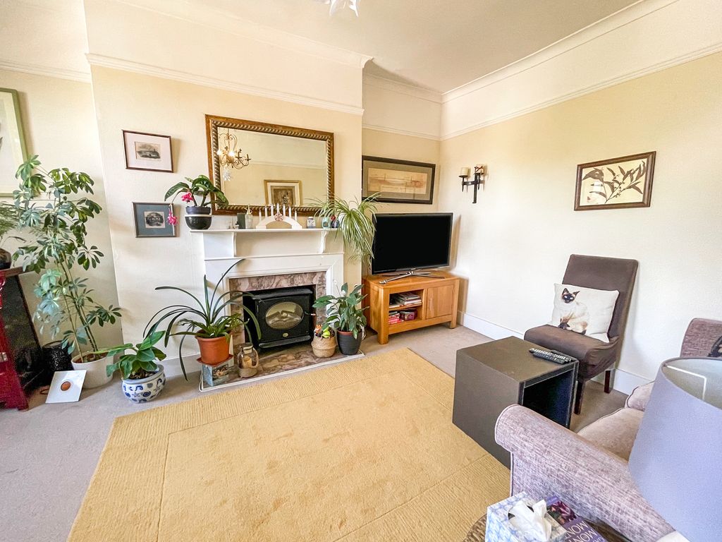 Property photo 3 of 12