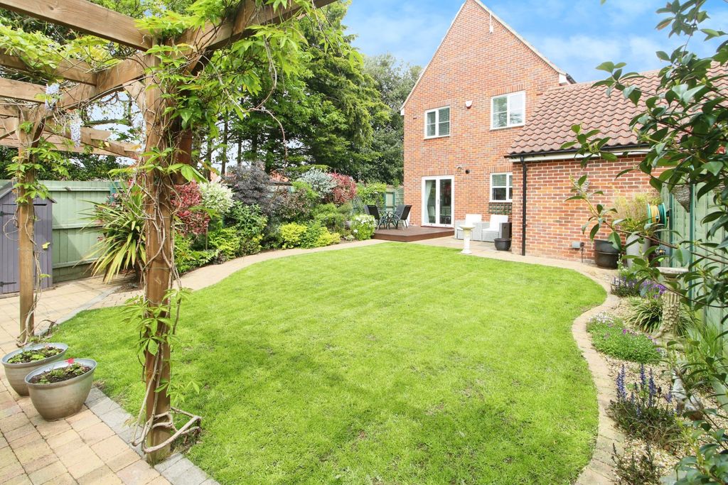 Property photo 2 of 12